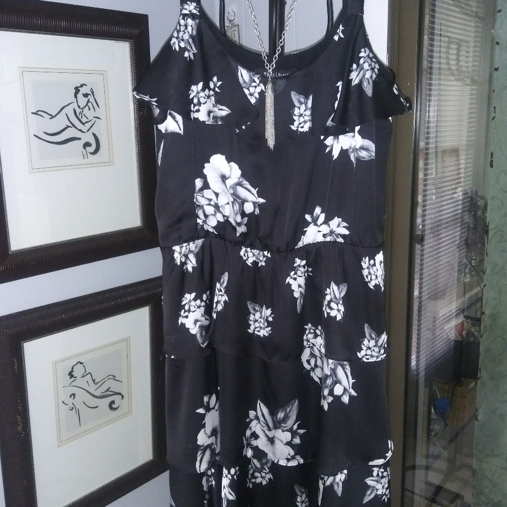 White House/Black Market Dress size 8